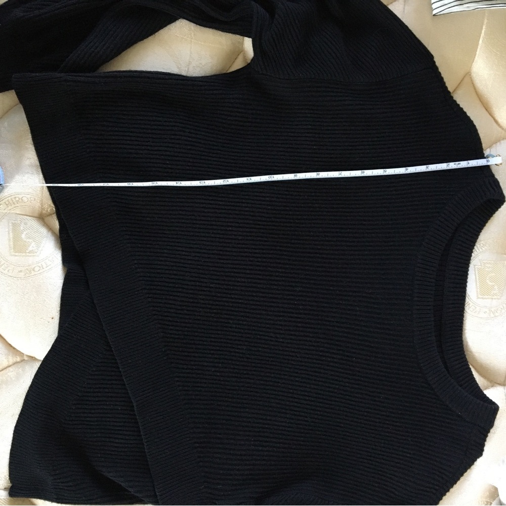 lululemon | black knit crop sweater, so comfy! - Picture 11 of 12